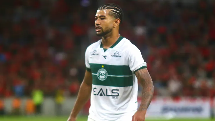 Lucas Ronier brilhou na vitória do Coritiba sobre o Cruzeiro