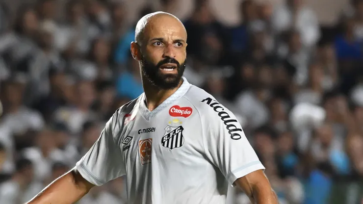 Thaciano pode reforçar o Santos contra o Noroeste.