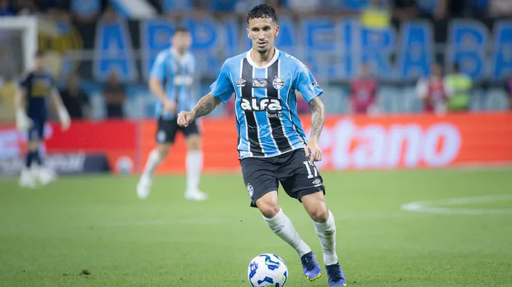Dodi, atuando pelo Grêmio em 2025. Foto: Maxi Franzoi/AGIF