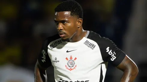 Cacá durante confronto entre Mirassol e Corinthians no Brasileirão de 2025.
