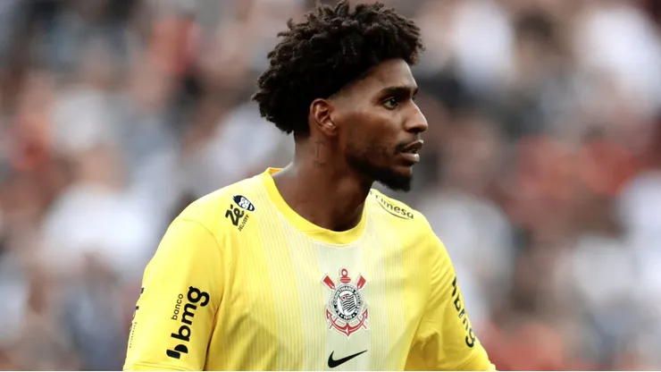 Hugo Souza durante clássico contra o São Paulo no Paulistão de 2026.
