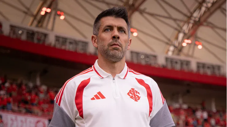 Paulo Pezzolano tecnico do Internacional durante partida contra o Athletico-PR no estadio Beira-Rio pelo campeonato Brasileiro A 2026. Foto: Maxi Franzoi/AGIF