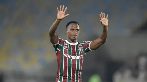 Jhon Arias jogador se despede como jogador do Fluminense durante partida contra o Cruzeiro no estadio Maracana pelo campeonato Brasileiro A 2025. Foto: Thiago Ribeiro/AGIF
