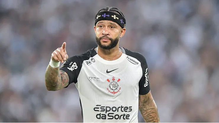 Memphis Depay jogador do Corinthians durante partida contra o Vasco no estadio Maracana pelo campeonato Copa Do Brasil 2025. Foto: Thiago Ribeiro/AGIF
