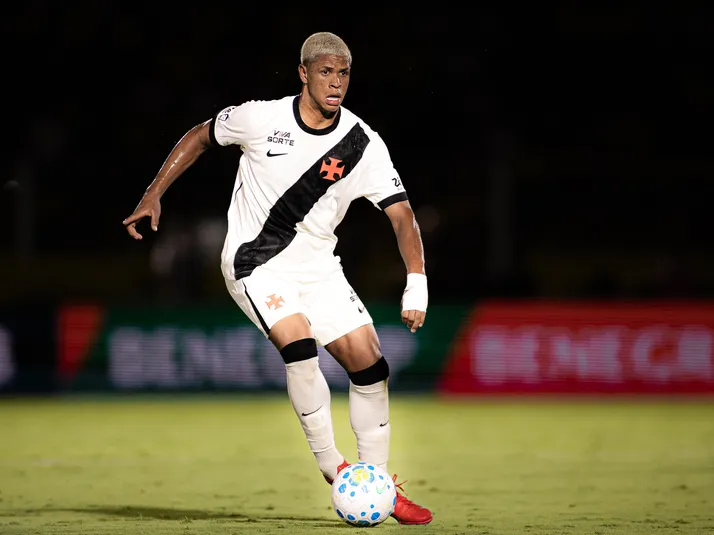 Vasco só aceita negociação por Barros com valores elevados