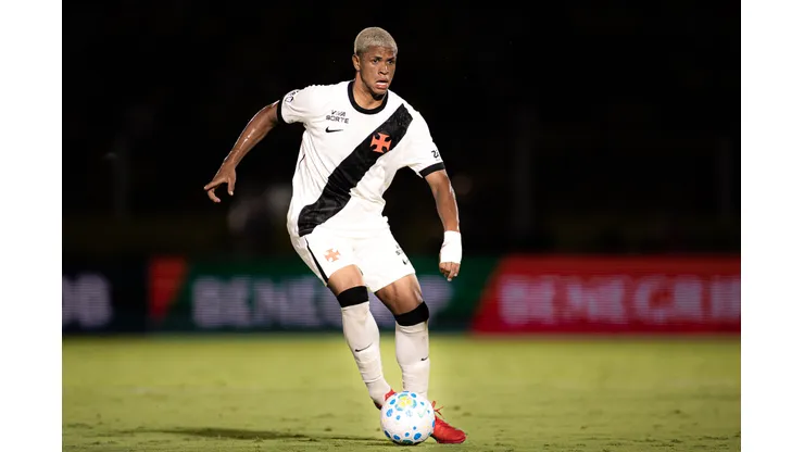 Cauan Barros jogador do Vasco durante partida contra o Mirassol no estadio Jose Maria de Campos Maia pelo campeonato Brasileiro A 2026. Foto: Vinicius Silva/AGIF