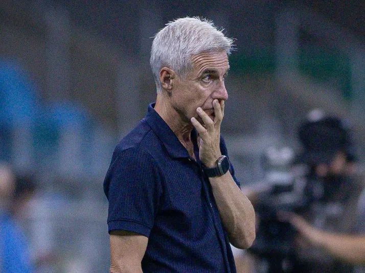 Luís Castro crava permanência de Wagner Leonardo no Grêmio e avalia mercado