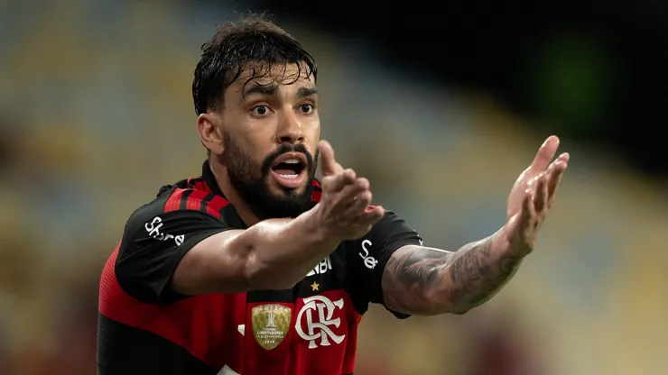 Lucas Paquetá em campo pelo Flamengo contra o Sampaio Corrêa