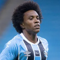 Willian topa jogar como armador no Grêmio