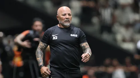 Jorge Sampaoli técnico do Atlético durante partida contra o Cruzeiro no estádio Arena MRV pelo campeonato Mineiro 2026. Foto: Gilson Lobo/AGIF
