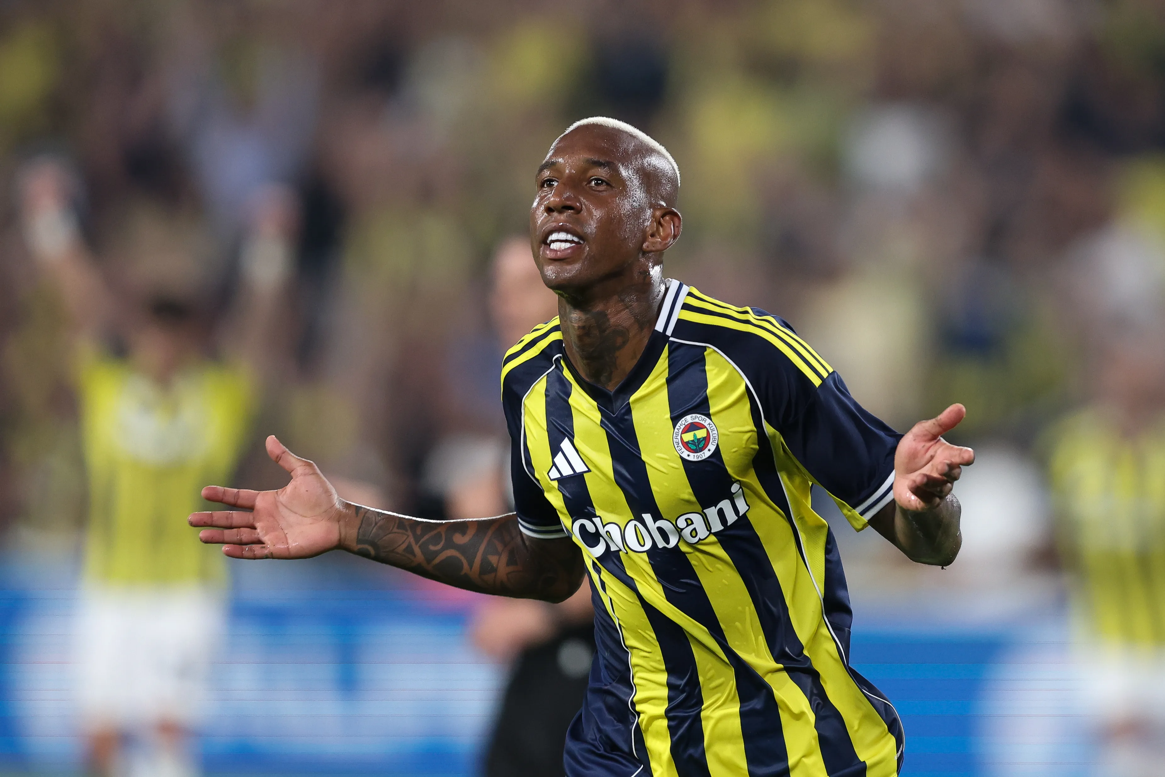 ISTANBUL, TURKEY – AUGUST 12: Anderson Talisca of Fenerbahce celebrates after scoring his team’s fifth goal during the UEFA Champions League Third Qualifying Round Second Leg match between Fenerbahce and Feyenoord at Ulker Sukru Saracoglu Stadium on August 12, 2025 in Istanbul, Turkey. (Photo by Ahmad Mora/Getty Images)