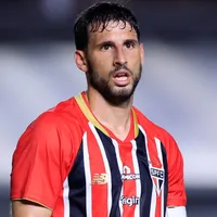 Calleri pede reforços ao projetar título do São Paulo em 2026