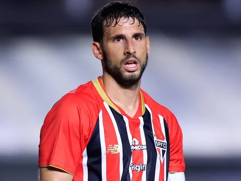 Calleri pede reforços ao projetar título do São Paulo em 2026