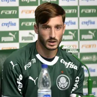 Ex-Palmeiras, Viña comete erros graves no River Plate