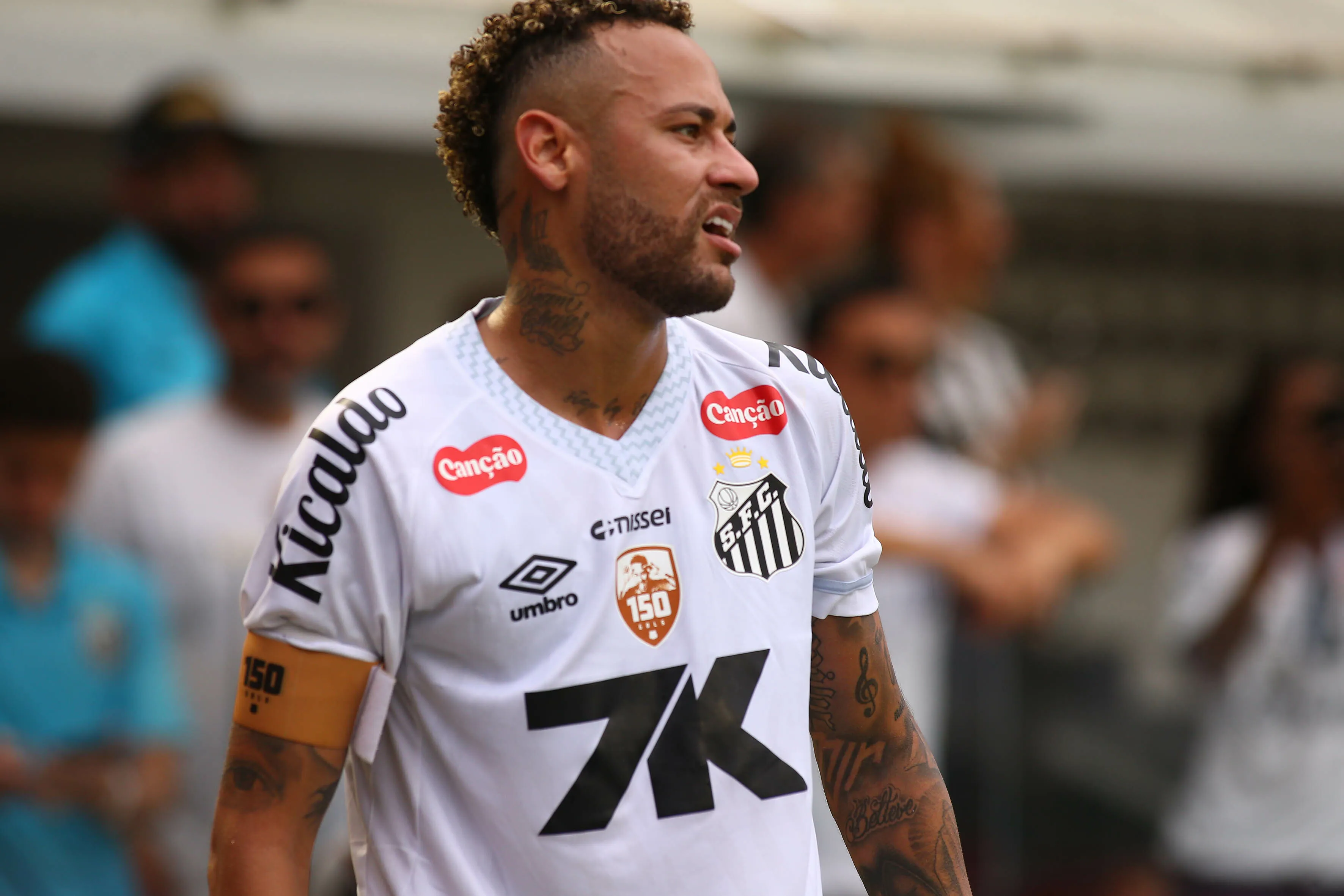 Neymar Jr jogador do Santos durante partida contra o Cruzeiro no estadio Vila Belmiro pelo campeonato Brasileiro A 2025. Foto: Mauricio De Souza/AGIF