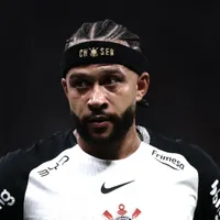 Depay perde pênalti e Corinthians é derrotado pelo Palmeiras