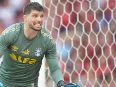 Tiago Volpi, ex-Grêmio, se destaca em estreia pelo Bragantino
