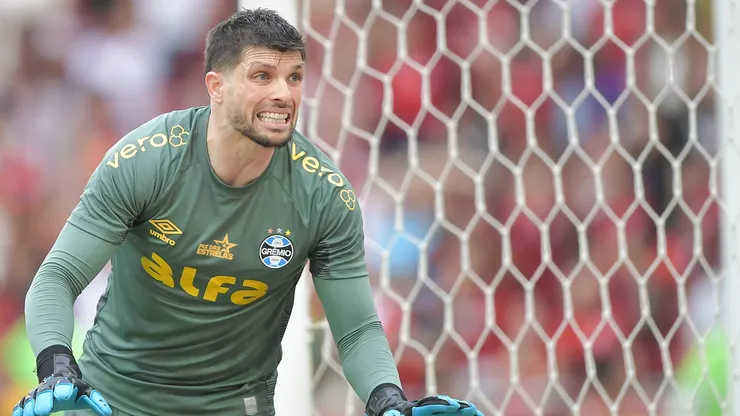 Tiago Volpi goleiro do Gremio durante partida contra o Flamengo no estadio Maracana pelo campeonato Brasileiro A 2025.