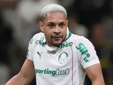 Abel Ferreira explica substituição de Vítor Roque