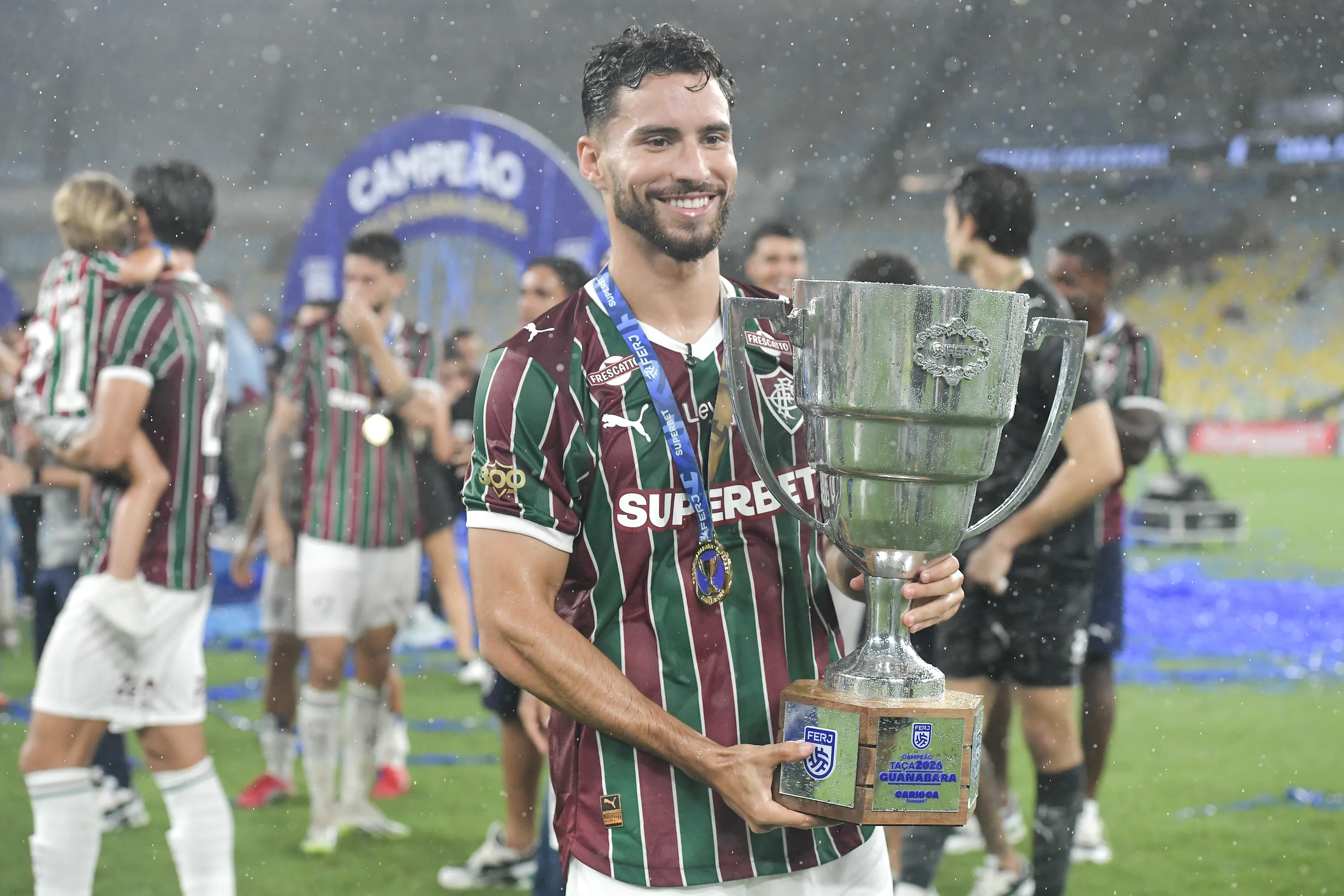 RJ – RIO DE JANEIRO – 08/02/2026 – CARIOCA 2026, FLUMINENSE X MARICA – Martinelli Jogador do Fluminense comemora vitoria ao final da partida contra o Marica no estadio Maracana pelo campeonato Carioca 2026. Foto: Thiago Ribeiro/AGIF