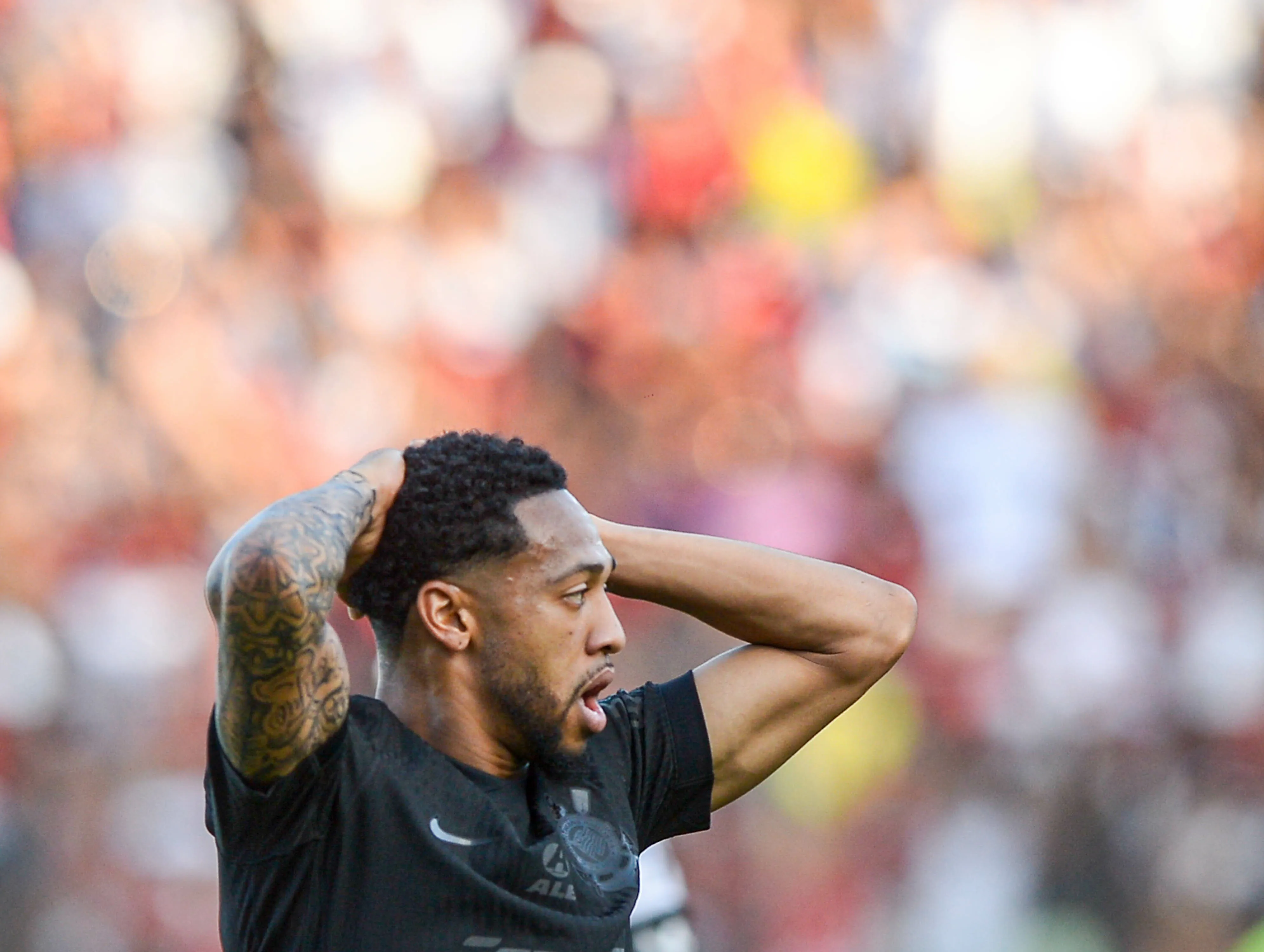 Jose Martinez jogador do Corinthians lamenta durante partida contra o Vitoria no estadio Barradao pelo campeonato Brasileiro A 2024. Foto: Jhony Pinho/AGIF