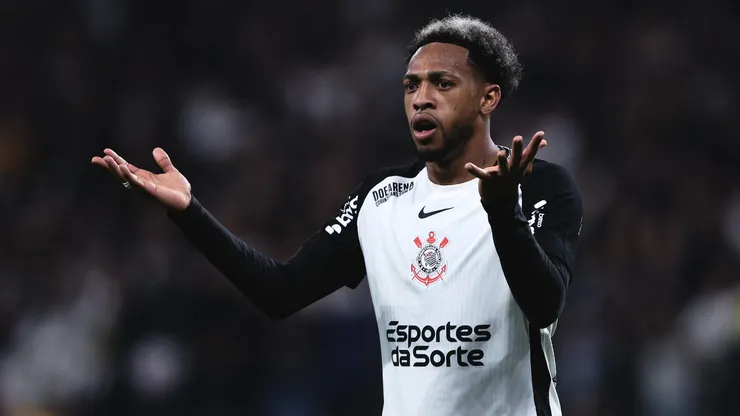 José Martínez chegou lesionado ao Corinthians após mais de um mês de atraso