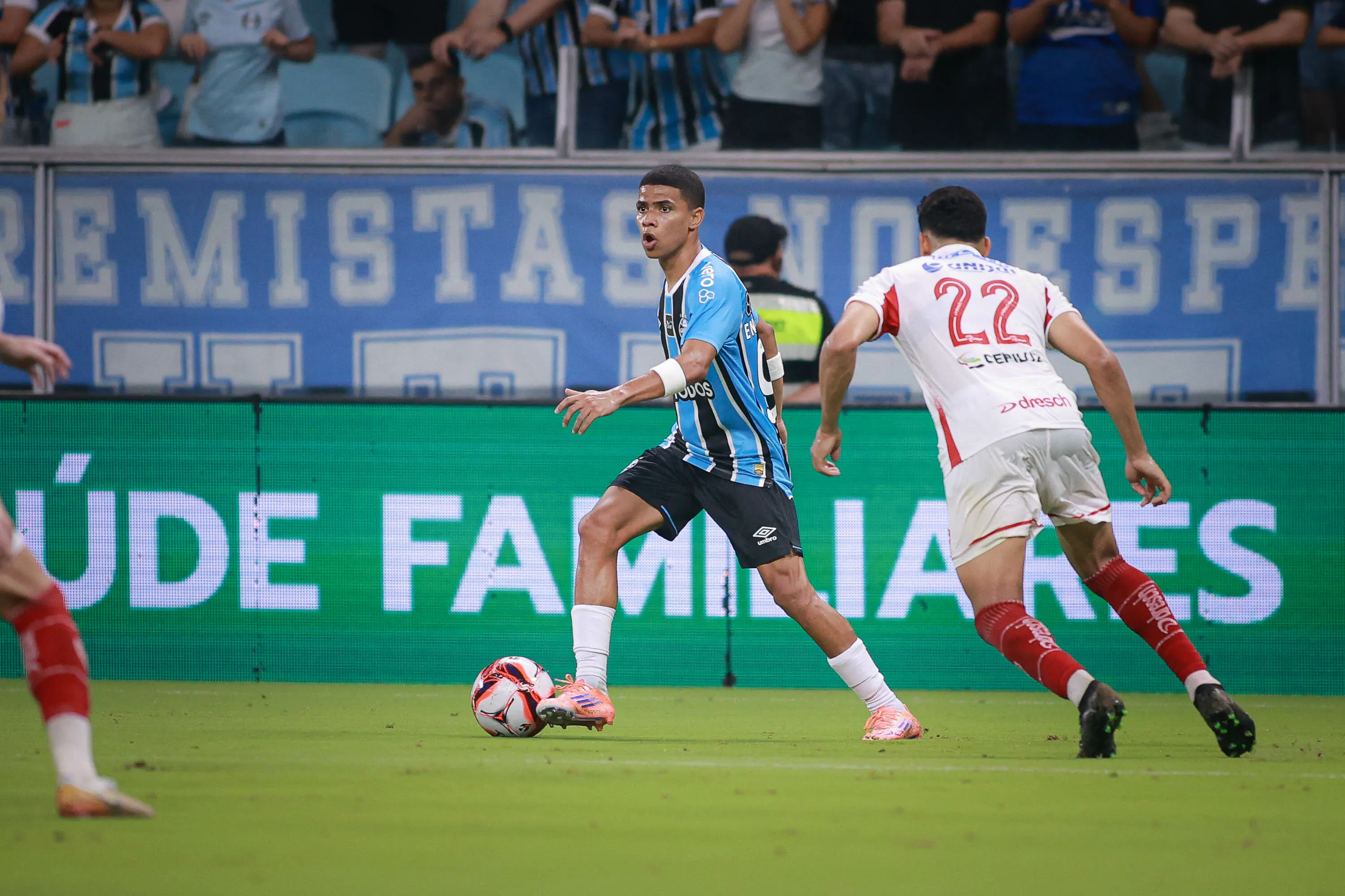 RS – PORTO ALEGRE – 17/01/2026 – GAUCHO 2026, GREMIO X SAO LUIZ-RS – Jose Enamorado jogador do Gremio durante partida contra o Sao Luiz-RS no estadio Arena do Gremio pelo campeonato Gaucho 2026. Foto: Maxi Franzoi/AGIF