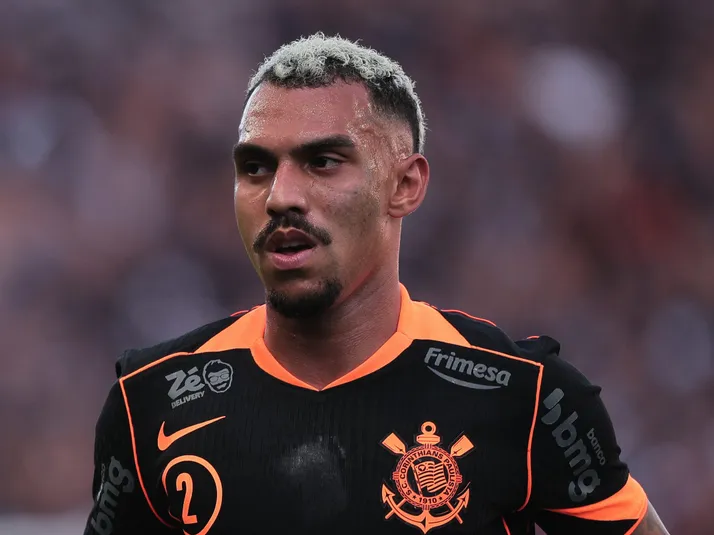 Matheuzinho rebate atitude de Flaco López após Corinthians x Palmeiras