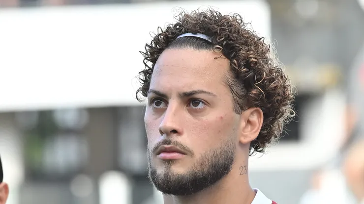 Guga jogador do Fluminense durante partida contra o Santos no estadio Vila Belmiro pelo campeonato Brasileiro A 2025.