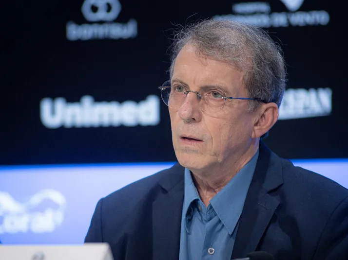 Grêmio recusa proposta de empréstimo do Flamengo por Bernardo Zortea