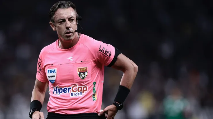 Raphael Claus registra expulsão de gandula do Corinthians em súmula