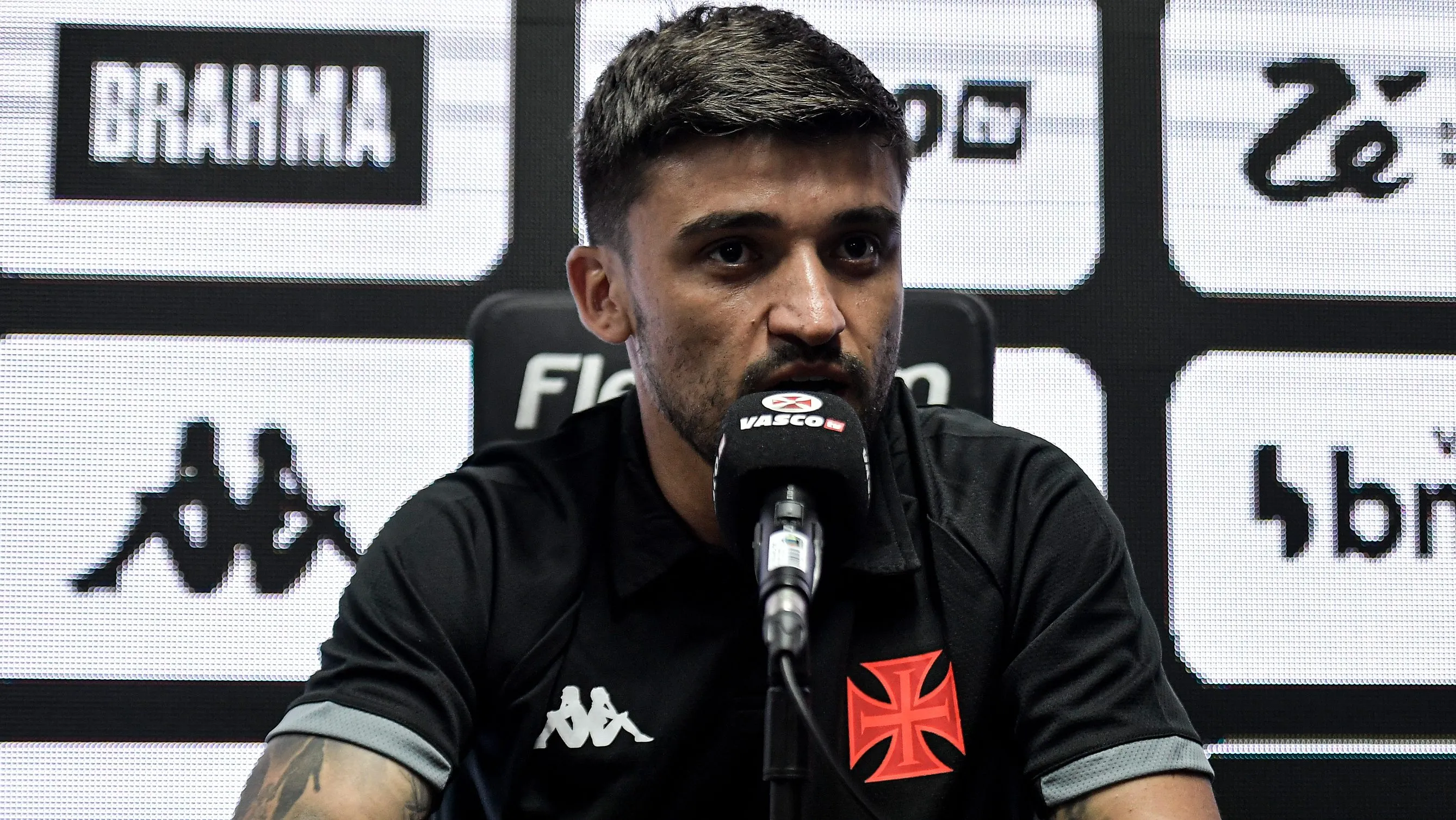 Victor Luís, lateral do Vasco. Foto: Thiago Ribeiro/AGIF