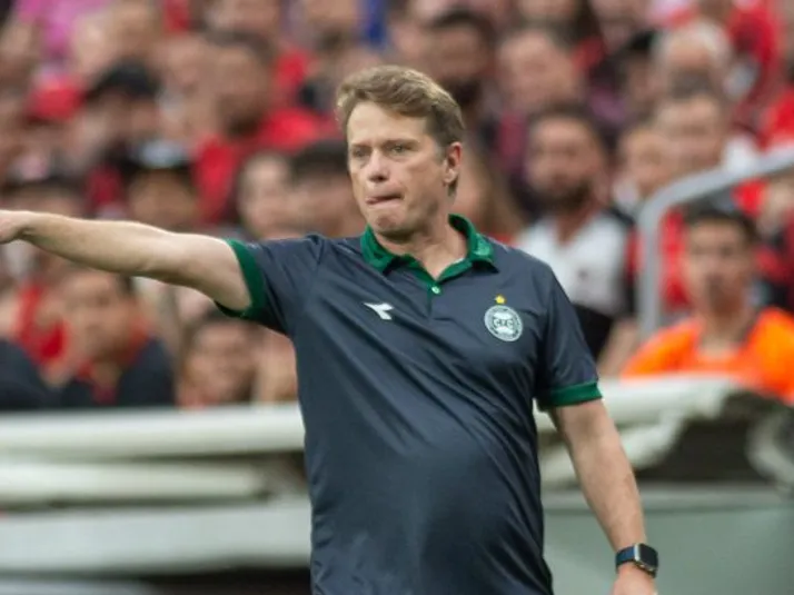 Seabra aponta evolução do Coritiba após nova vitória