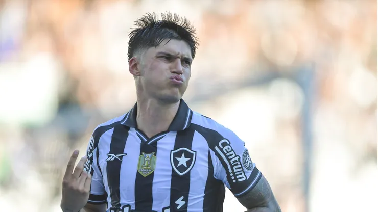 Joaquín Correa voltou a treinar no Botafogo.