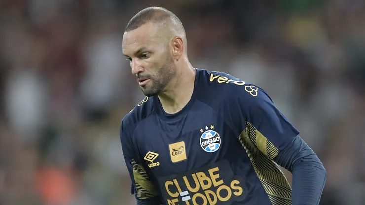 Weverton se firma no gol do Grêmio