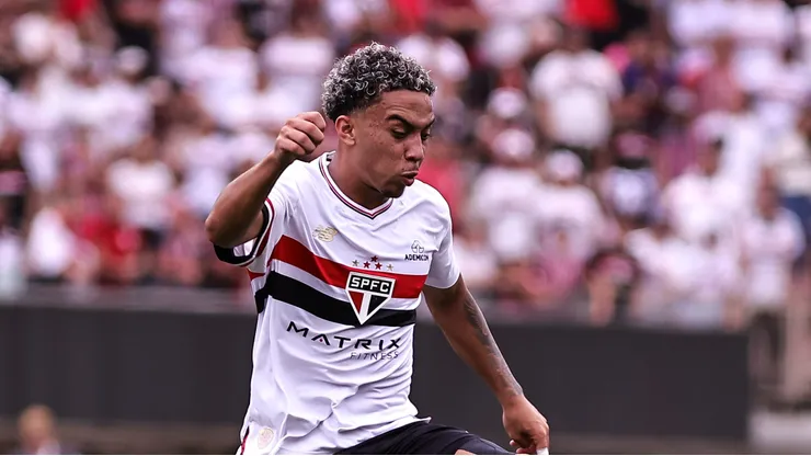Pedro Ferreira chama atenção no São Paulo.
