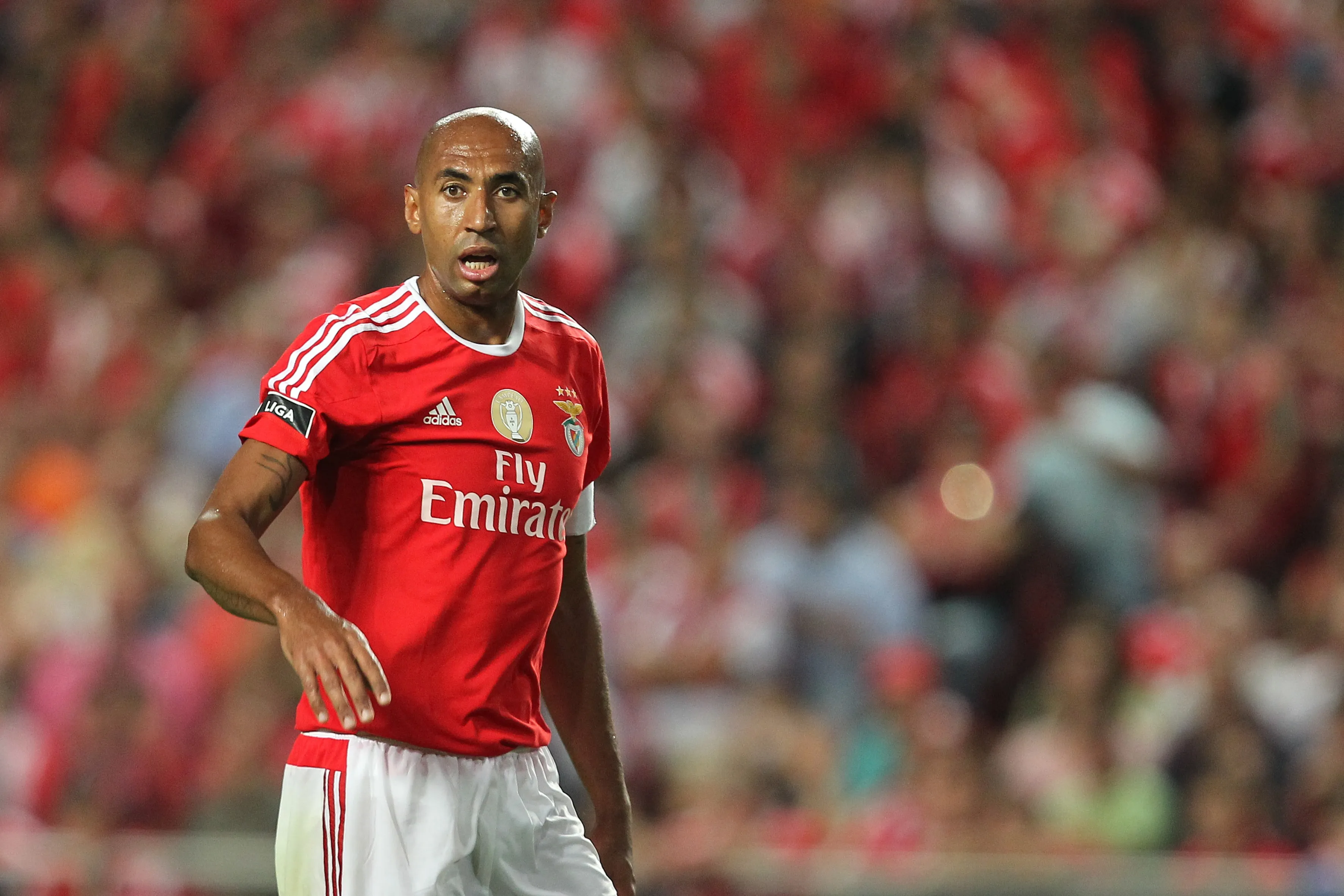LISBON, PORTUGAL – AUGUST 16: Benfica’s defender Luisao during the match between SL Benfica and Estoril Praia at Estadio da Luz on August 16, 2015 in Lisbon, Portugal.  (Photo by Carlos Rodrigues/Getty Images)