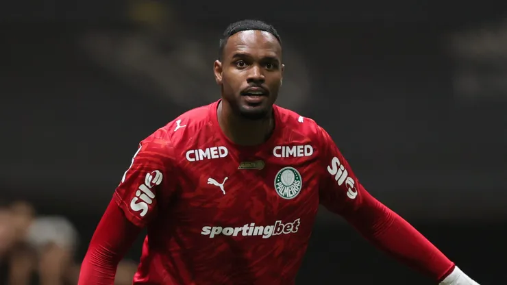 Palmeiras busca goleiro para disputar posição com Carlos Miguel
