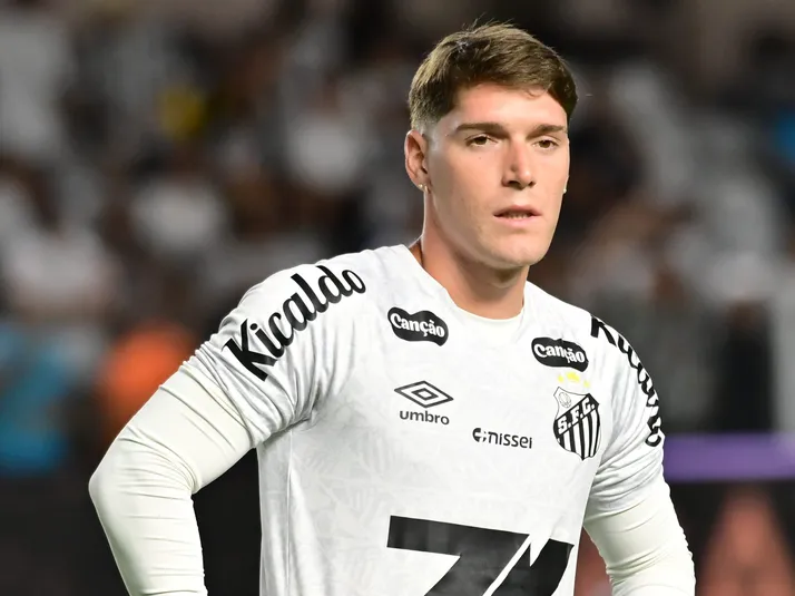 Boca Juniors tem interesse em Rollheiser, meia do Santos