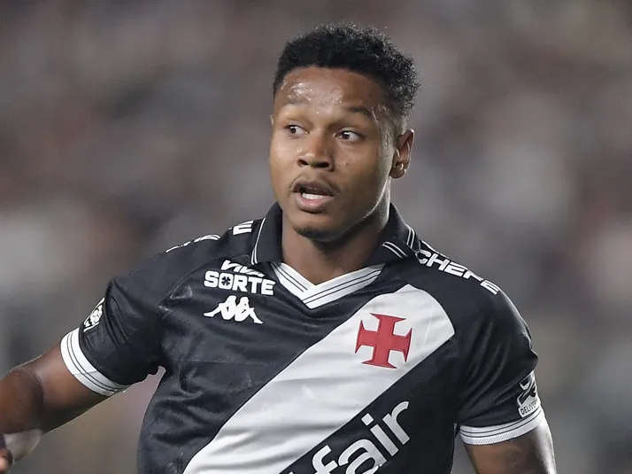 Vasco avalia encerrar empréstimo de Matheus França
