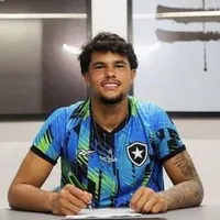 Bruno Samudio assina primeiro contrato profissional com o Botafogo
