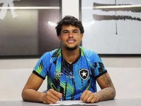 Bruno Samudio assina primeiro contrato profissional com o Botafogo