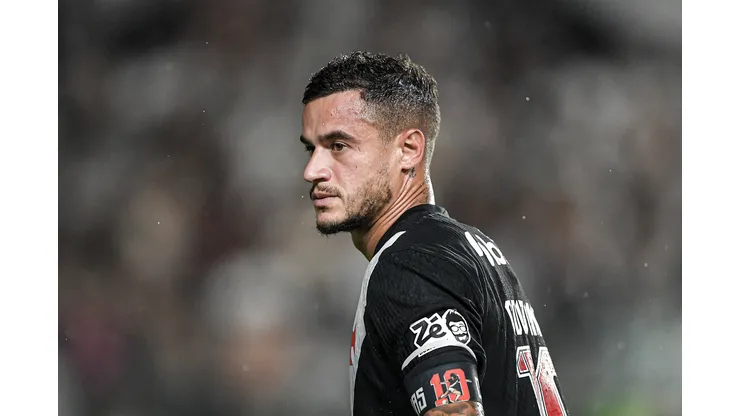Coutinho jogador do Vasco durante partida contra o Chapecoense no estadio Sao Januario pelo campeonato Brasileiro A 2026. Foto: Thiago Ribeiro/AGIF