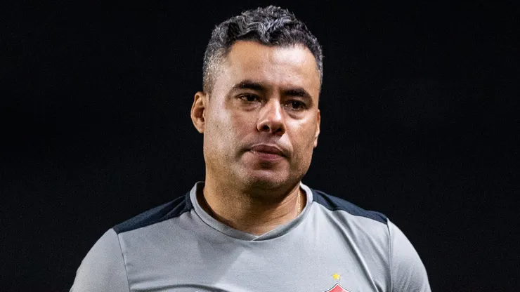 Jair Ventura exalta o Palmeiras ao comentar derrota do Vitória para o Flamengo