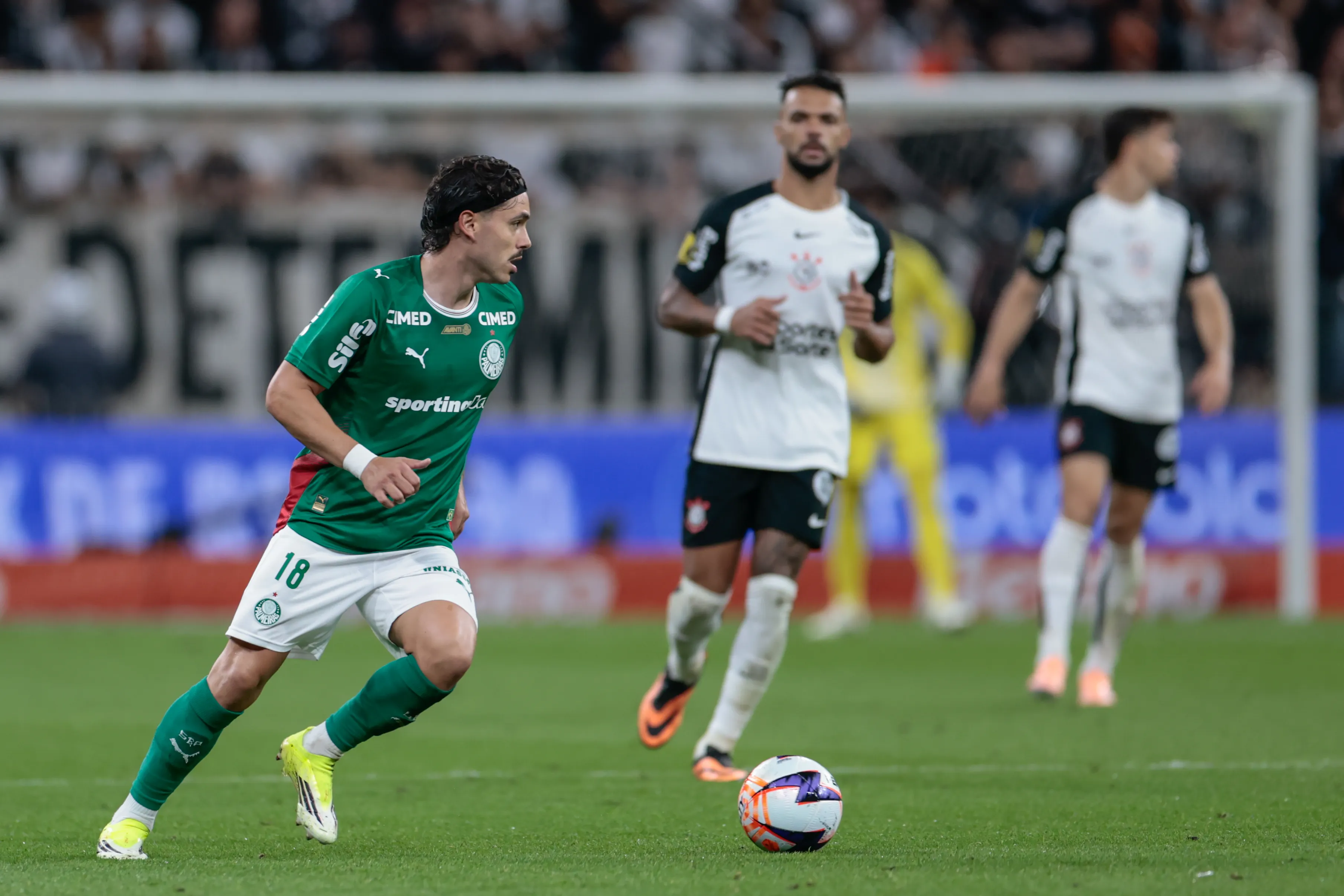 SP – SAO PAULO – 08/02/2026 – PAULISTA 2026, CORINTHIANS X PALMEIRAS – Mauricio jogador do Palmeiras durante partida contra o Corinthians no estadio Arena Corinthians pelo campeonato Paulista 2026. Foto: Marcello Zambrana/AGIF