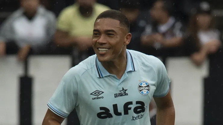 Carlos Vinicius jogador do Gremio durante partida contra o Corinthians no estadio Arena Corinthians pelo campeonato Brasileiro A 2025. Foto: Anderson Romao/AGIF