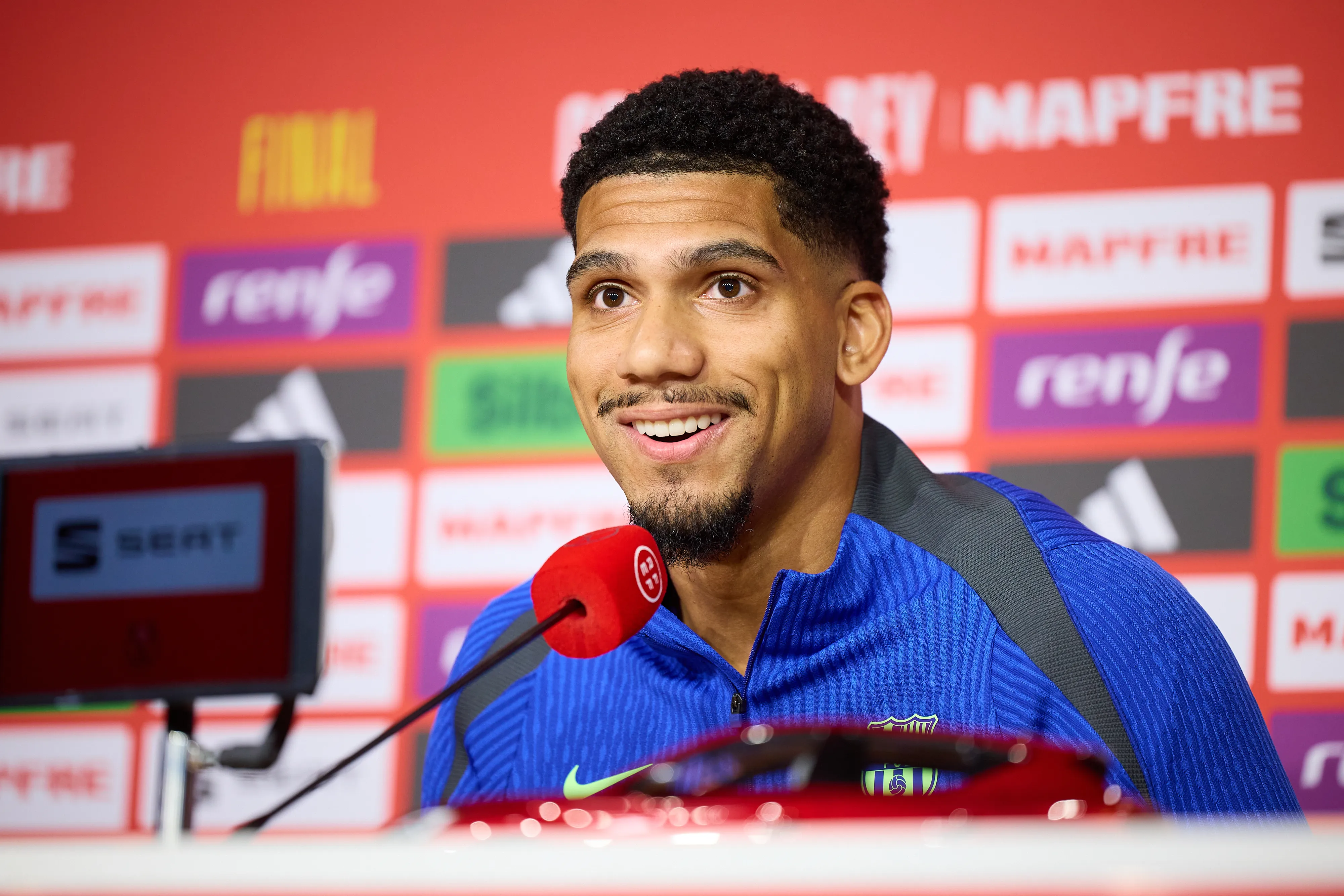 SEVILLE, SPAIN – APRIL 25: Ronald Araujo of FC Barcelona speaks during press conference before the Copa del Rey Final Match between FC Barcelona and Real Madrid at Estadio de La Cartuja on April 25, 2025 in Seville, Spain. (Photo by Fran Santiago/Getty Images)