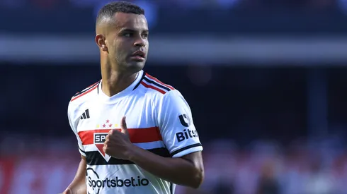 Alisson jogador do Sao Paulo durante partida contra o Santos no estadio Morumbi pelo campeonato Brasileiro A 2023. 
