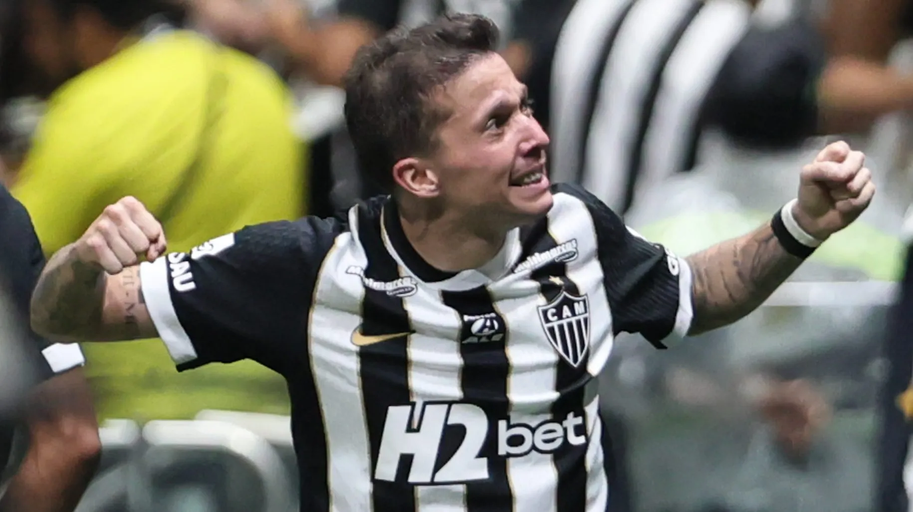 Bernard em campo pelo Galo. Foto: Gilson Lobo/AGIF