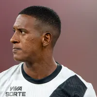 Vasco vai ampliar empréstimo de zagueiro Robert Renan